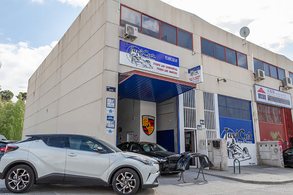 Taller-Chapa-y-Pintura-JaviCar
